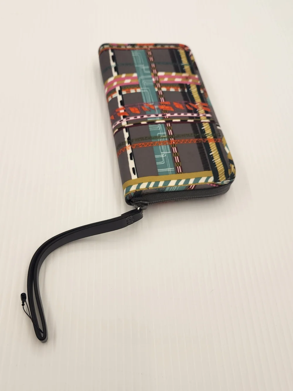 Vera Bradley Multicolor Plaid Zip-Around Wallet - Picture 8 of 8